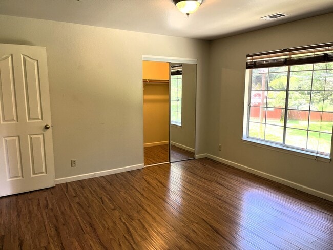 Building Photo - Custom 2-story Humboldt Hill home features 3-car garage, spacious pet-friendly yard