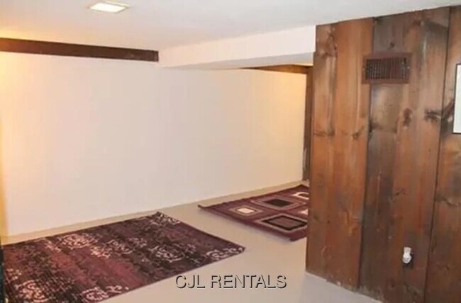 Building Photo - 62 Pierce Rd