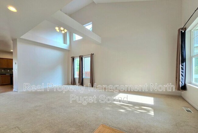 Building Photo - 2203 84th Ave NE