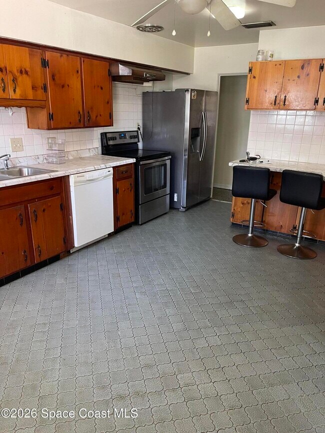 Building Photo - 1601 Virginia Dr