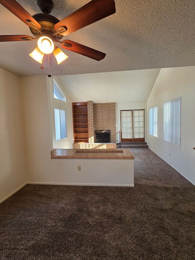 Building Photo - 6901 Courtside Cir