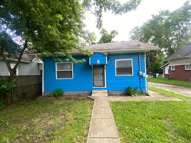 Building Photo - 402 N Bradley Ave