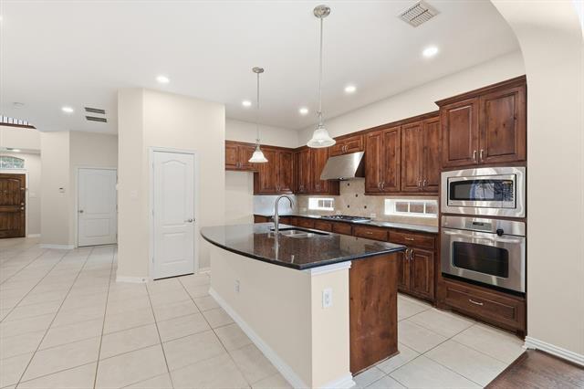 Building Photo - 304 Sir Brine Dr