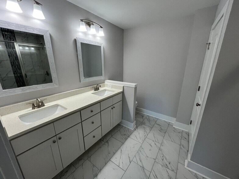 Master Bathroom - 1042 McLain Rd