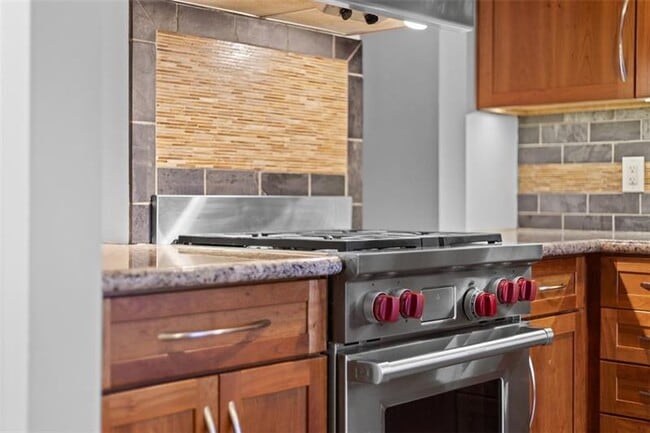 Building Photo - 718 Filbert St