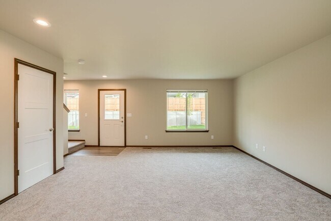Building Photo - Fantastic 3-Bed, 2.5 Bath with 2-car garage!