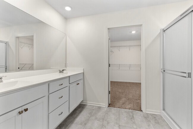 Primary bathroom - 7882 W 105th Pl