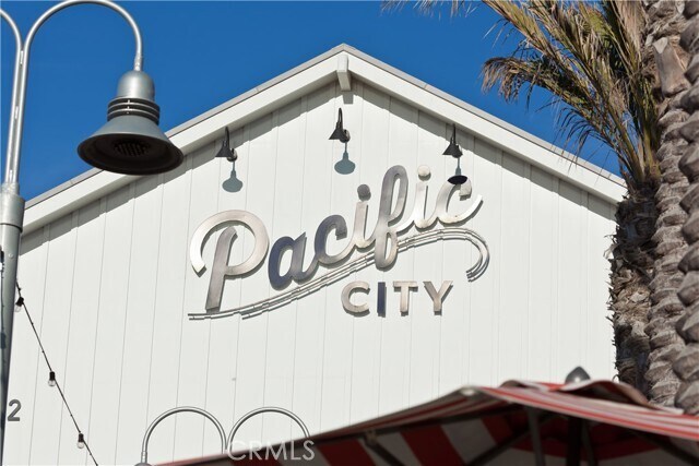 Building Photo - 6251 Pacific Pointe Dr