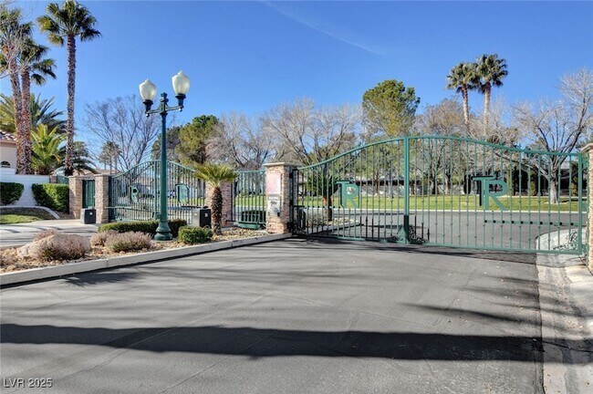 Building Photo - 4683 Clay Peak Dr