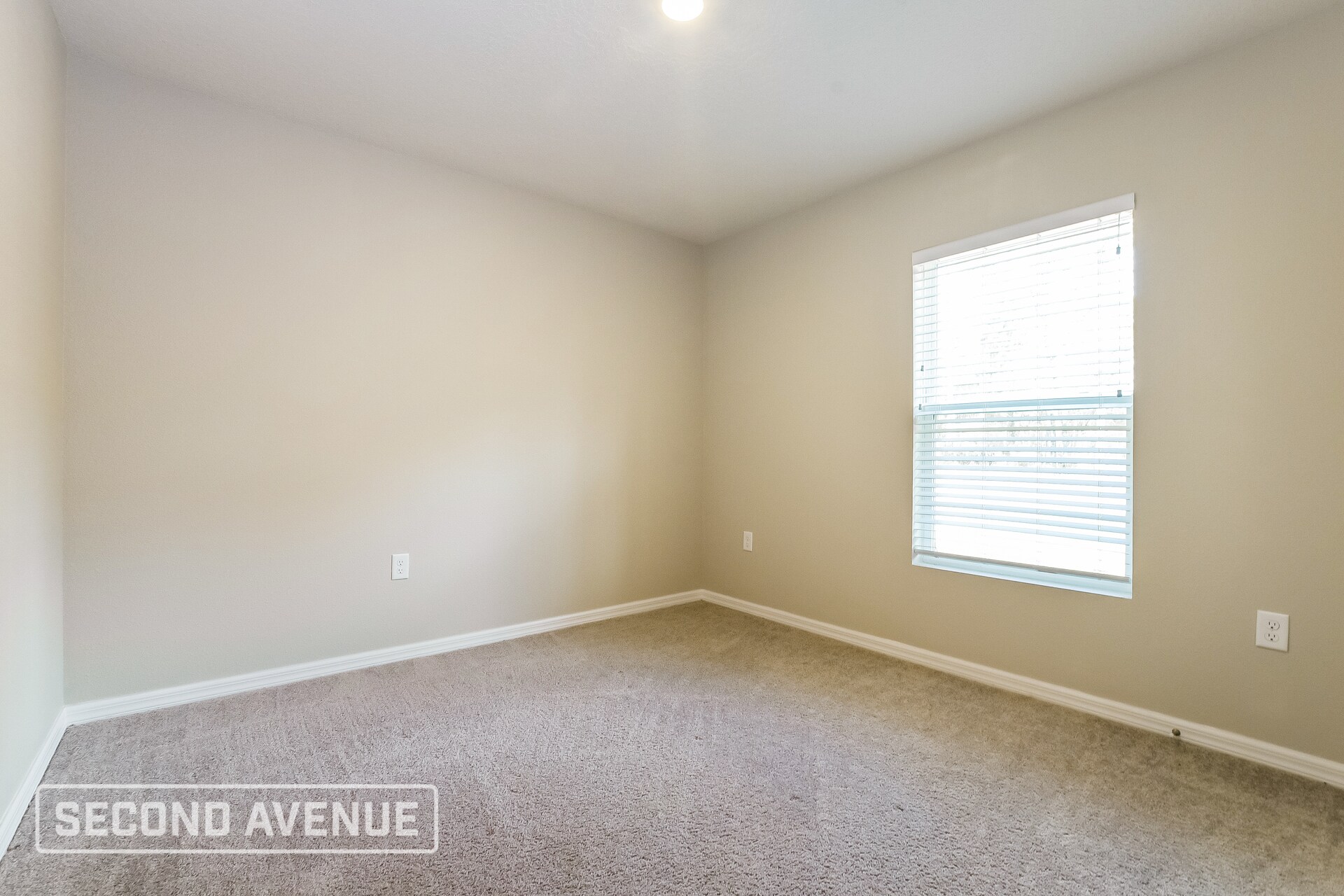 Building Photo - 3637 W Parkview Dr