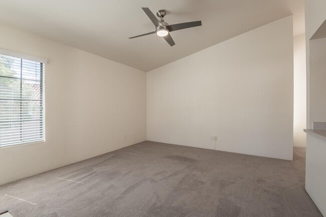 Building Photo - 6441 N Tierra De Las Catalinas