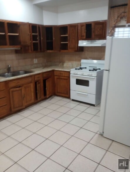 Primary Photo - Park Hill Ave, YONKERS,