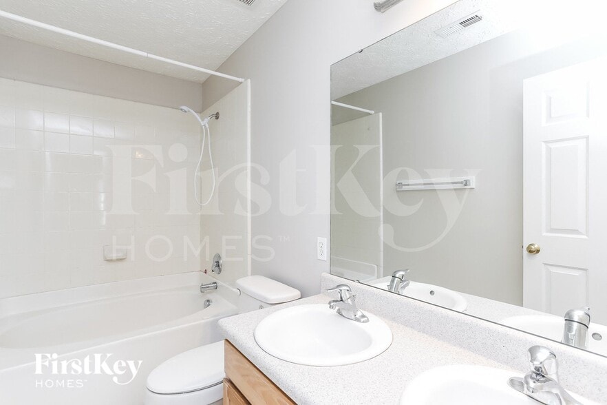 Building Photo - 2847 Maidenhair Dr