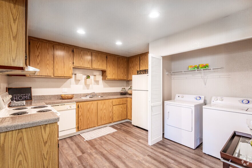 RIVERSTONE 7459 Rush River Dr Sacramento CA 95831 Apartment Finder