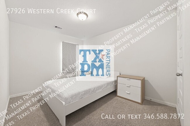 Building Photo - 27926 Western Crk Ct