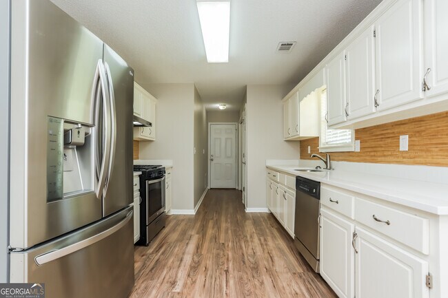 Building Photo - 147 Country Meadows Ct