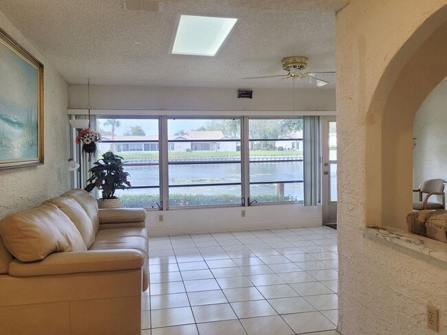 Building Photo - 2/2/1 townhome for rent in the Heather of Weeki Wachee