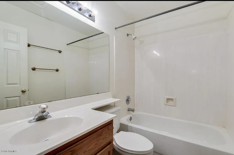 Building Photo - 1126 W Sandy Banks