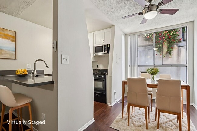 Interior Photo - 641 Gayley Ave