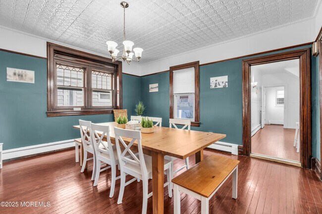 Building Photo - 6 Center St