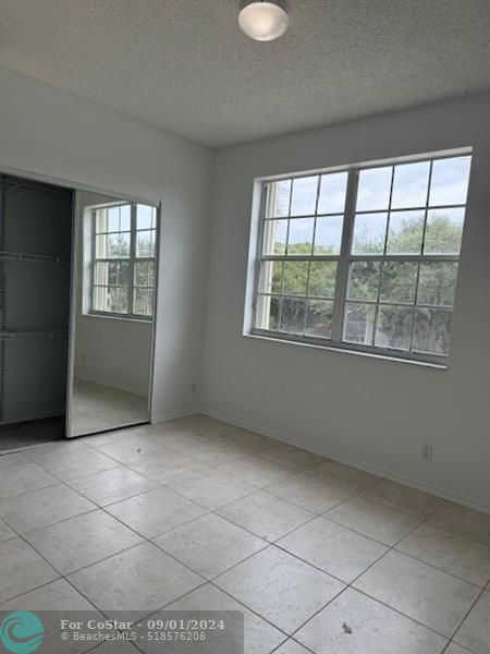 Building Photo - 7813 Sanibel Dr