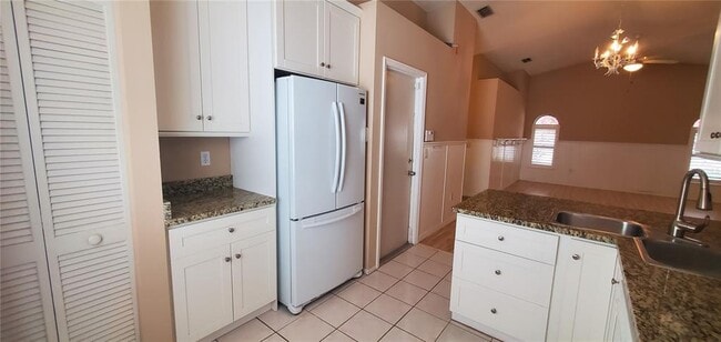 Building Photo - 3071 Spirea St
