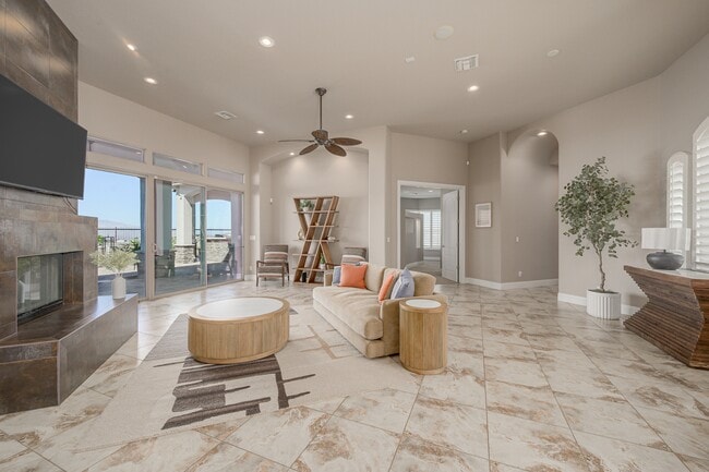 Building Photo - 1362 Pioneer Trail