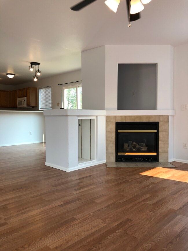 Building Photo - 955 Winebrook Way