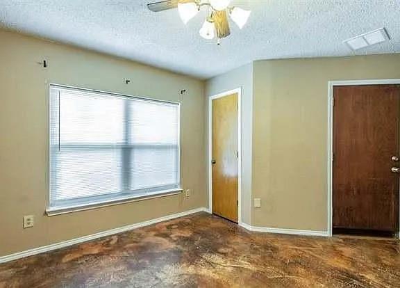 Building Photo - 304 Springridge Ln
