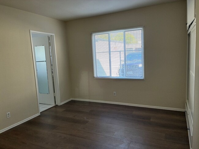 Building Photo - 1387 Eagle Vista Dr