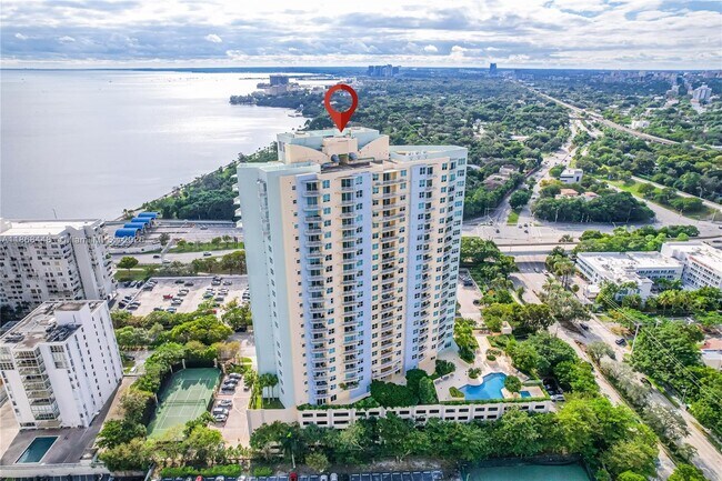 Building Photo - 2475 Brickell Ave
