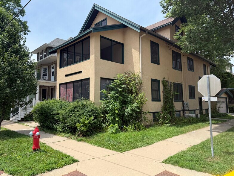 Building Photo - 1256 Spaight St