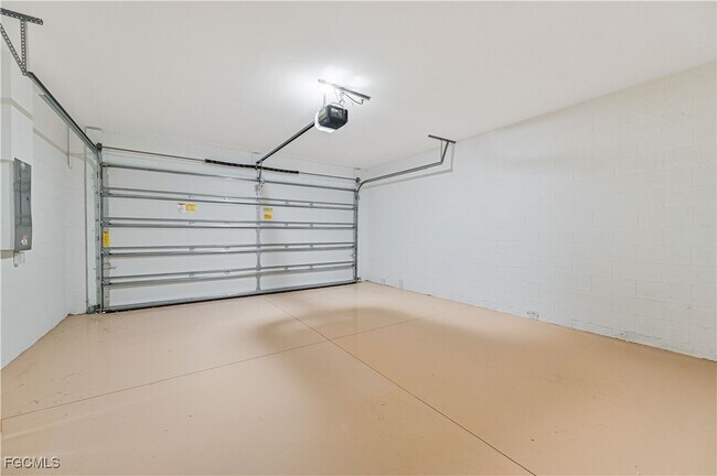 Building Photo - 4466 Dutchess Park Rd