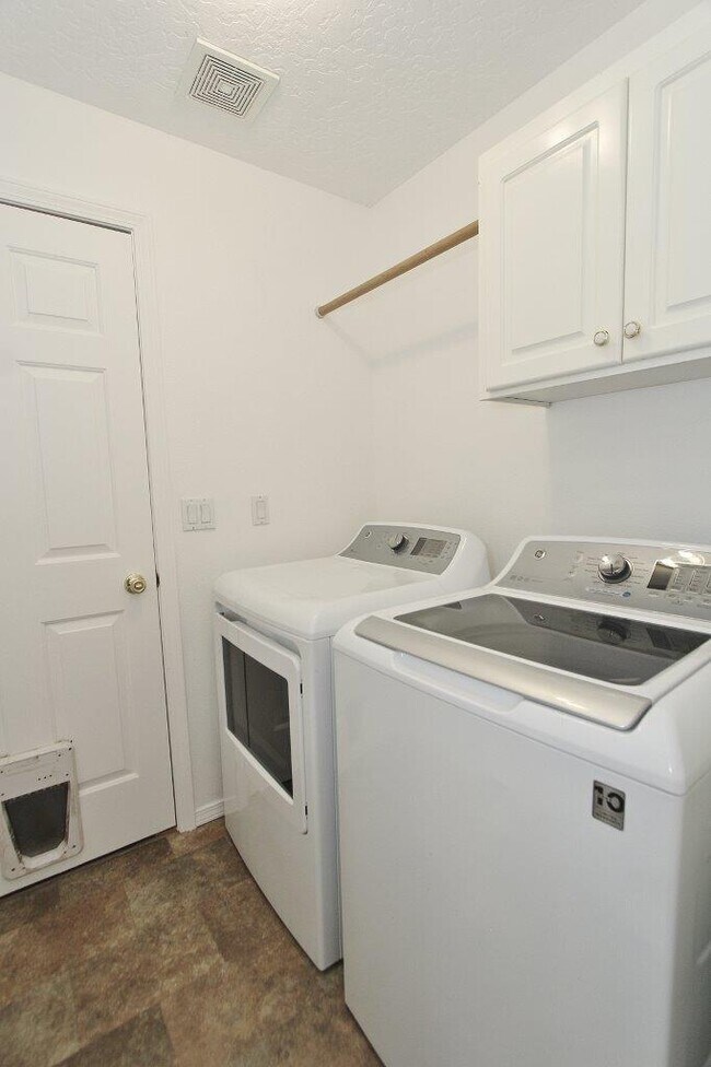 Building Photo - 608 Smith Ct