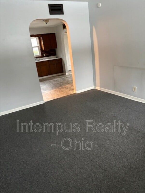 Building Photo - 802 Palmer Ave