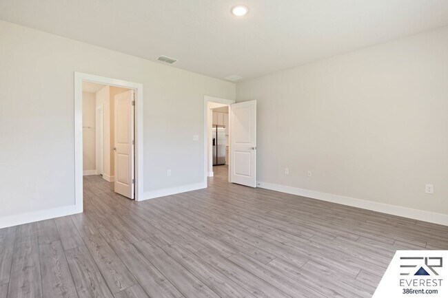 Building Photo - 59 Breeze Hill Ln