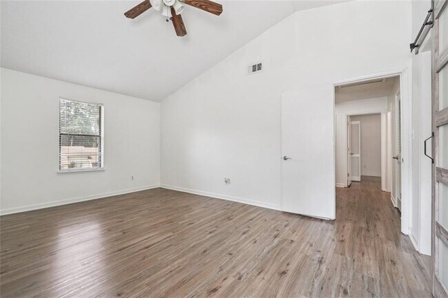 Building Photo - 5320 Kelleys Creek Dr