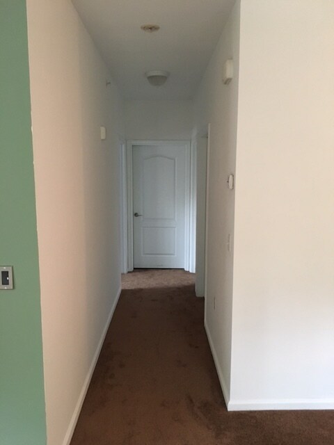 Building Photo - 932 Southmoor Dr