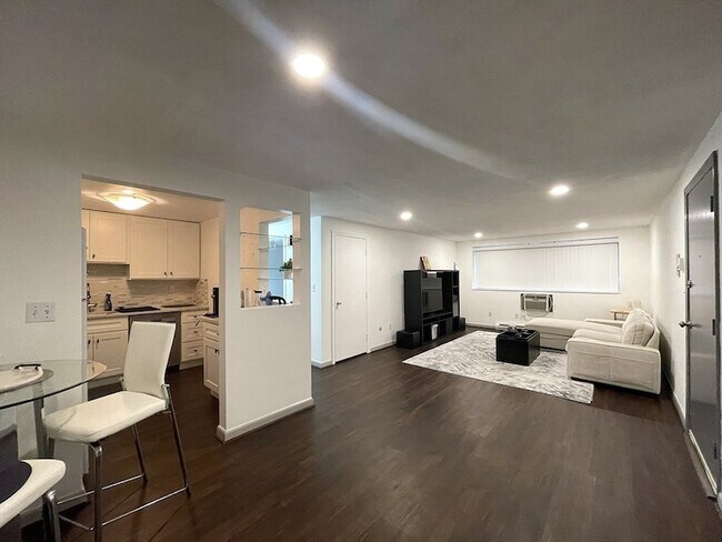 Building Photo - 1325 Worcester Rd