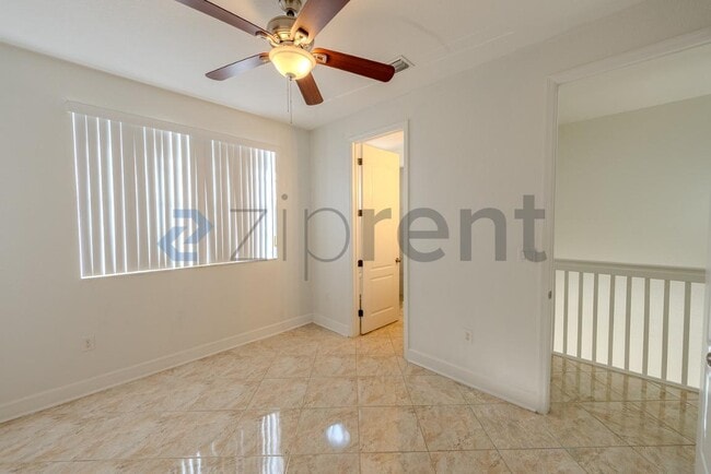 Building Photo - 708 SW 147th Ave