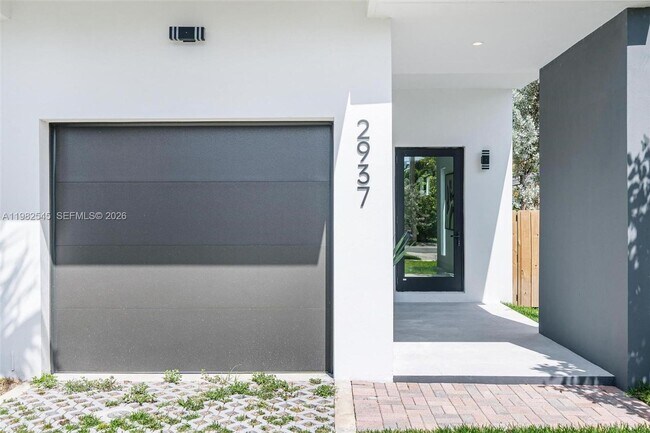 Building Photo - 2937 SW 21st St