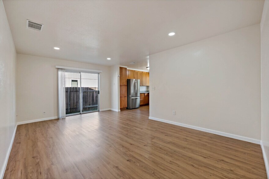 Building Photo - 1401 Prospect Way