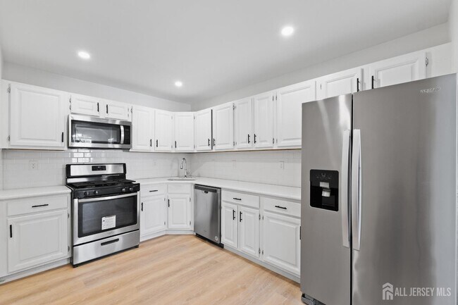 Building Photo - 195 Darwin Ln