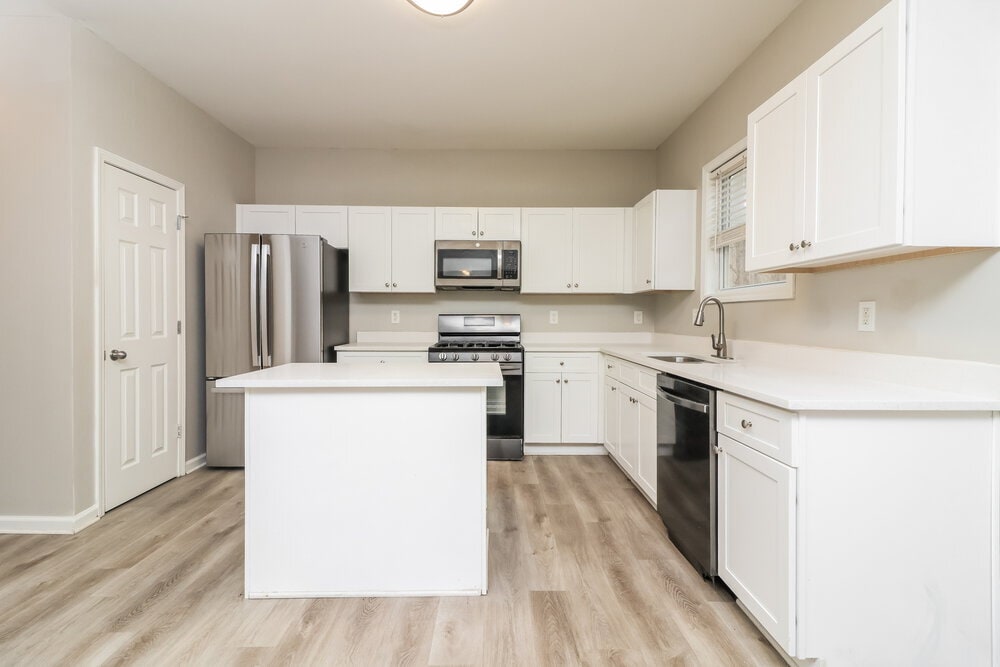 Building Photo - 3643 Uppark Dr