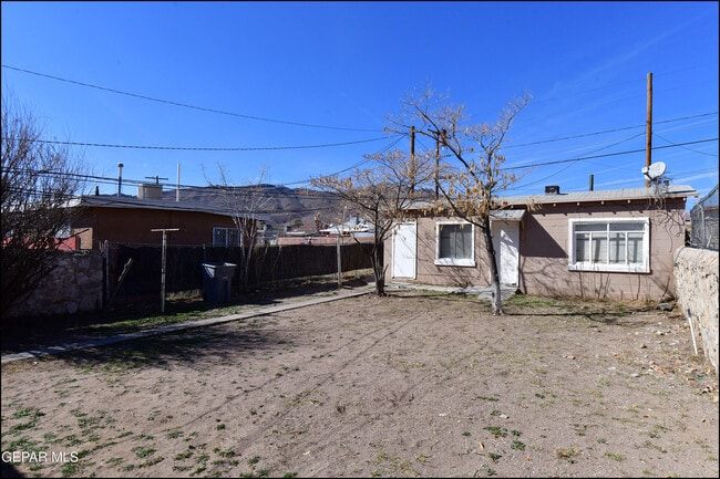 Building Photo - 3519 Douglas Ave