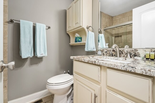 Building Photo - Beautiful 4 Bedroom in Short North