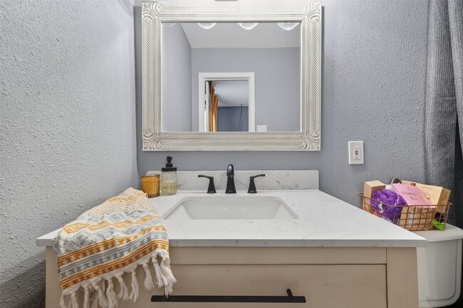 Building Photo - 18530 Trail Bend Ln