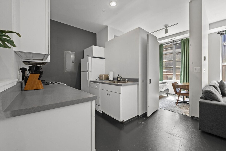 Building Photo - 160 E Berkeley St