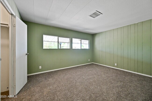 Building Photo - 156 N Hawes Rd