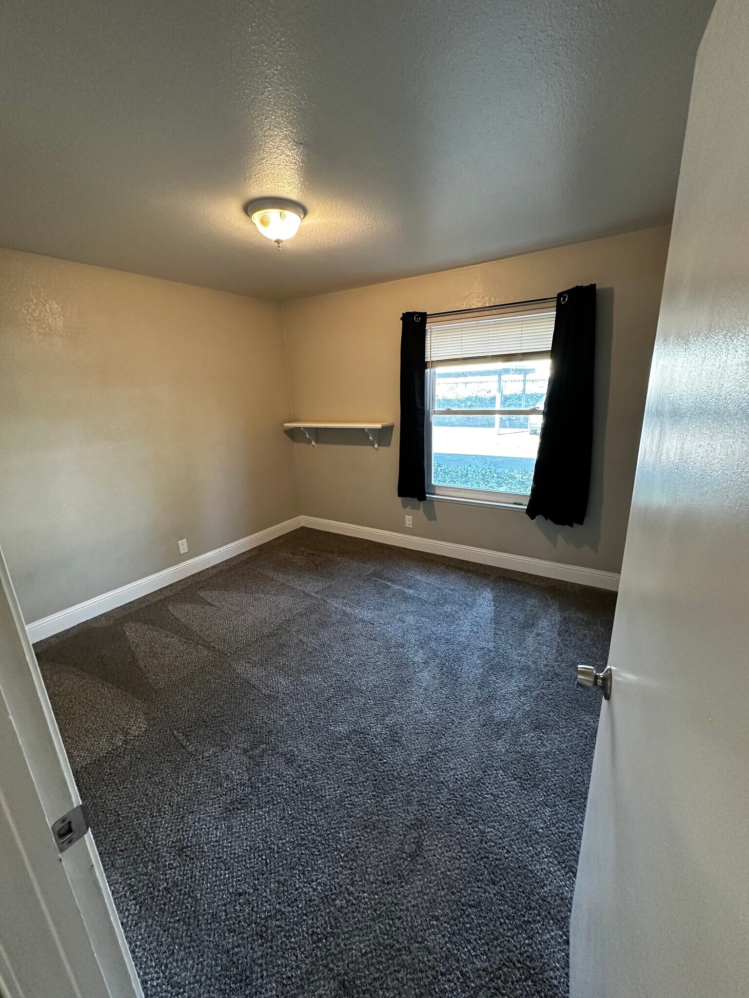 Building Photo - 3722 W Benjamin Holt Dr